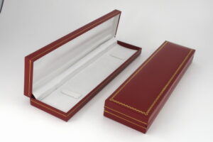 Red 8 1/2″ by 2″ Gift Box – GBL2R