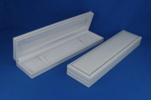 White 8 1/2″ by 2″ Gift Box – GBL2W