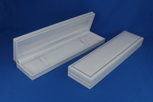 White 8 1/2″ by 2″ Gift Box – GBL2W