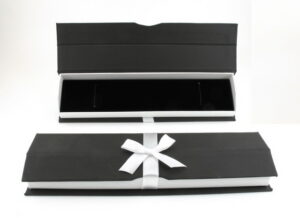 Magnetic Black & White 8″ by 2″ Gift Box – GBL6B