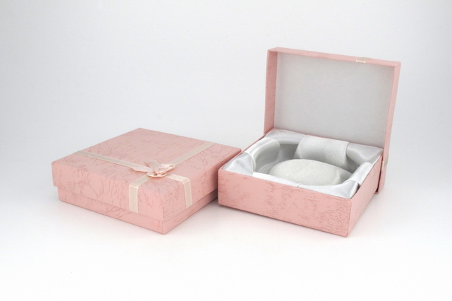 Pink 3 1/2″ by 3 1/2″ Gift Box – GBS2P